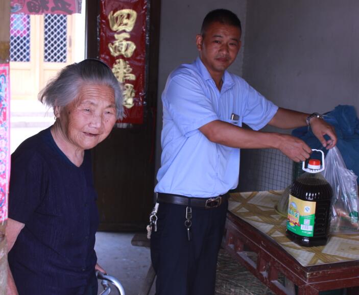 安邦電氣股份開展“迎中秋送月餅”活動 溫暖員工思鄉(xiāng)情(圖2)